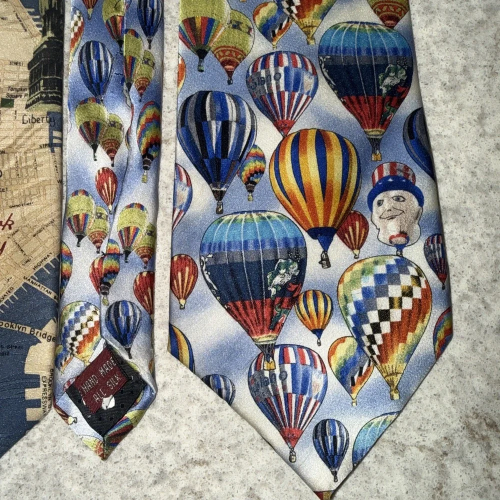 Lot Of 3 Museum Artifacts Silk Tie New York Lobster Crab Hot Air Balloon World
